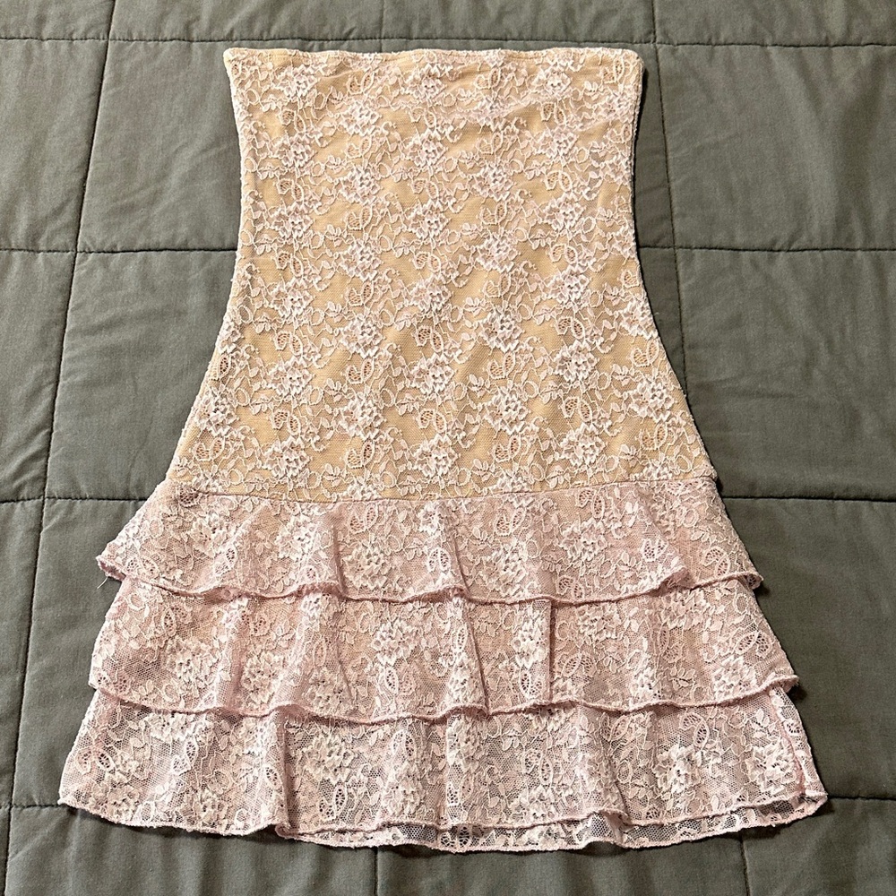 Edikted Pink and Tan Label Detail